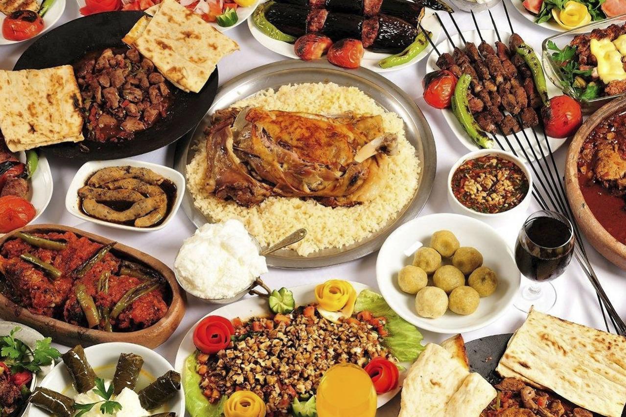 トルコ料理が世界三大料理と呼ばれる理由とは?その歴史と魅力に迫る