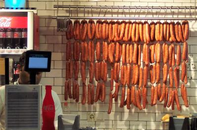 ドイツはなぜソーセージで有名？郷土料理が生まれた背景と楽しみ方