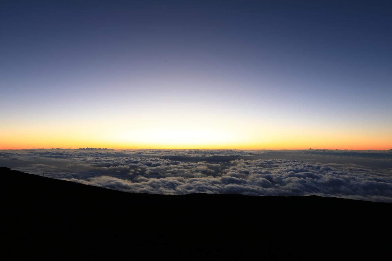 ハワイ、マウイ島、ハレアカラ国立公園のサンセット