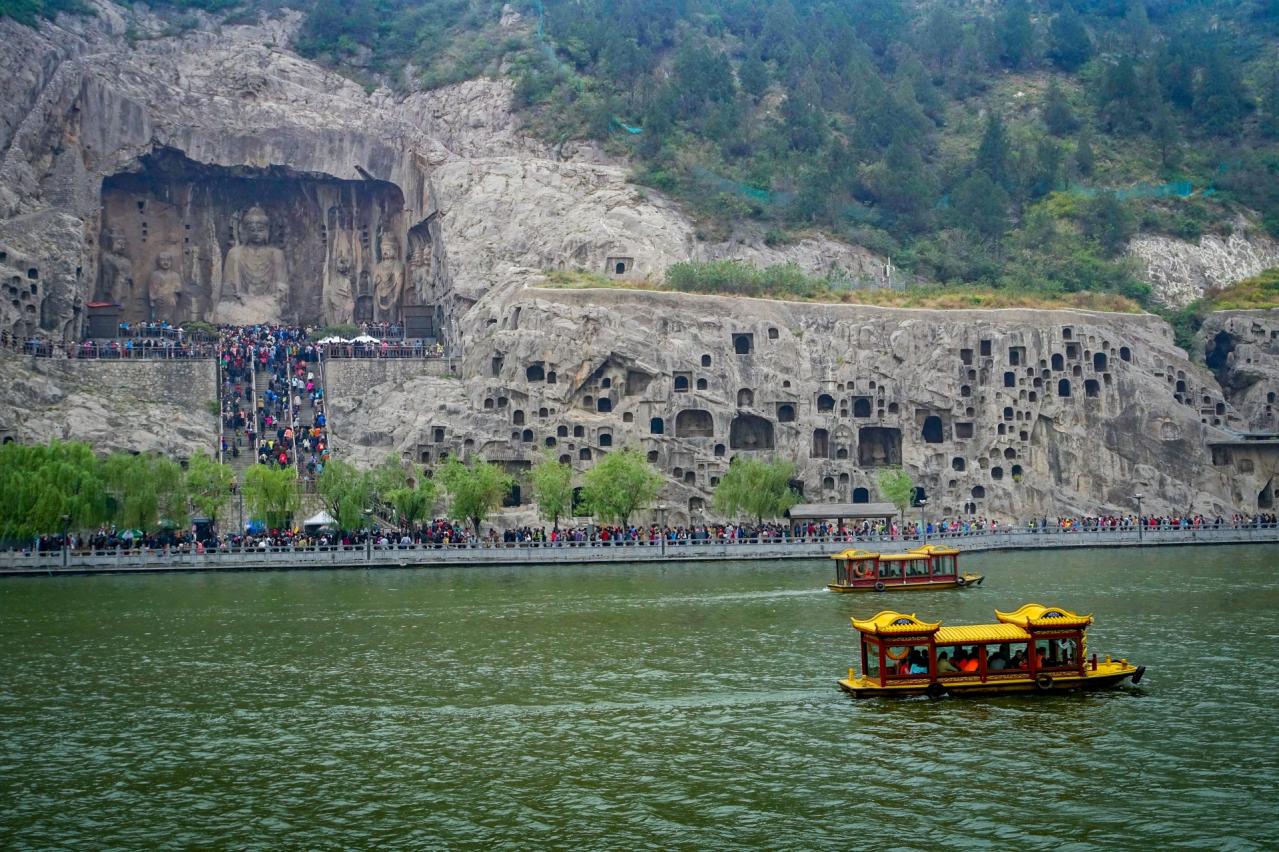 中国 河南省 洛陽 龍門石窟の美しい風景